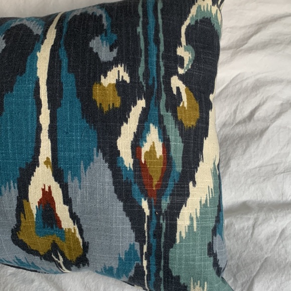 Ikat print lumbar pillow - Picture 2 of 3